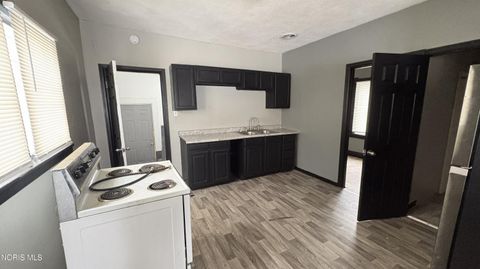 Tiny photo for 1637 Vance Street, Toledo, OH 43607 (MLS # 10004306)