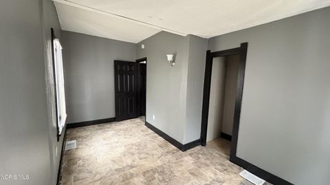 Tiny photo for 1637 Vance Street, Toledo, OH 43607 (MLS # 10004306)