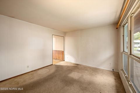 Tiny photo for 5402 Sandra Court, Toledo, OH 43613 (MLS # 10000518)