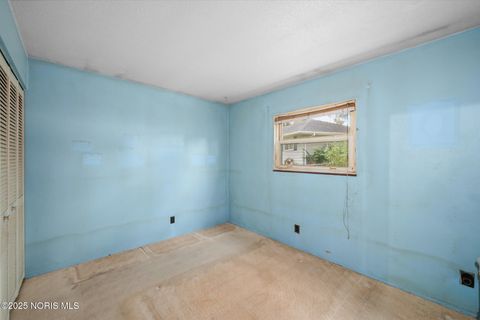 Tiny photo for 5402 Sandra Court, Toledo, OH 43613 (MLS # 10000518)