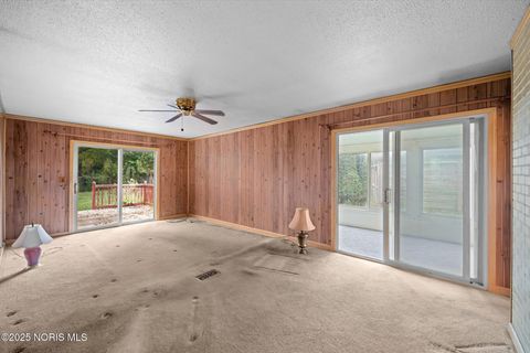 Tiny photo for 5402 Sandra Court, Toledo, OH 43613 (MLS # 10000518)
