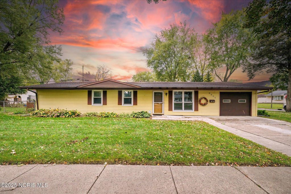 Photo for 5402 Sandra Court, Toledo, OH 43613 (MLS # 10000518)