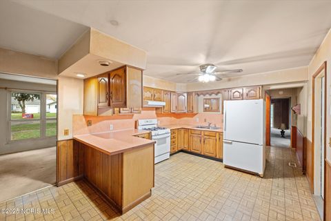 Tiny photo for 5402 Sandra Court, Toledo, OH 43613 (MLS # 10000518)