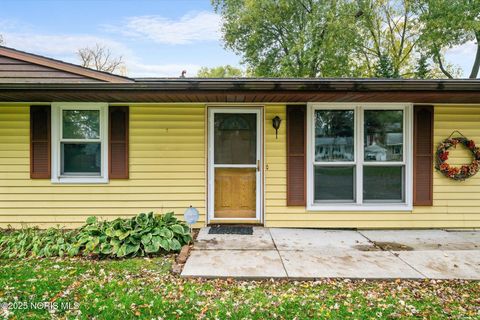 Tiny photo for 5402 Sandra Court, Toledo, OH 43613 (MLS # 10000518)