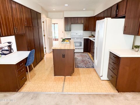 Tiny photo for 6162 Greenacre Road, Toledo, OH 43615 (MLS # 10010721)