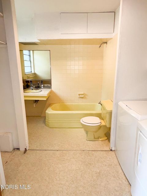 Tiny photo for 6162 Greenacre Road, Toledo, OH 43615 (MLS # 10010721)