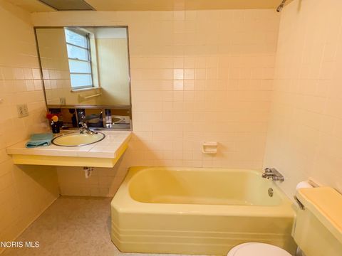 Tiny photo for 6162 Greenacre Road, Toledo, OH 43615 (MLS # 10010721)