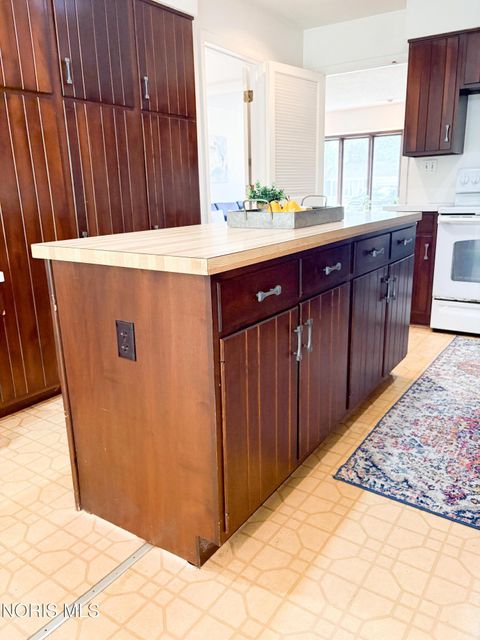 Tiny photo for 6162 Greenacre Road, Toledo, OH 43615 (MLS # 10010721)