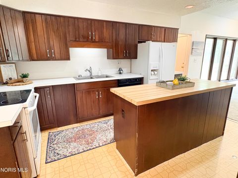 Tiny photo for 6162 Greenacre Road, Toledo, OH 43615 (MLS # 10010721)