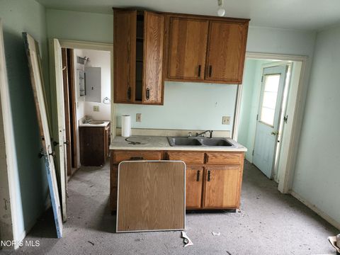 Tiny photo for 354 W Fremont Street, Fostoria, OH 44830 (MLS # 10005526)