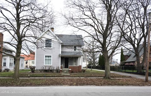 Photo of 354 W Fremont Street, Fostoria, OH 44830 (MLS # 10005526)