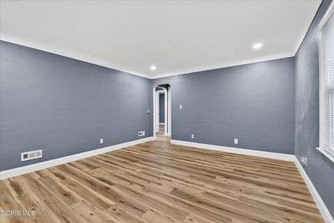Tiny photo for 803 Mayfair Boulevard, Toledo, OH 43612 (MLS # 10007108)