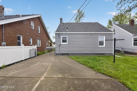 Tiny photo for 803 Mayfair Boulevard, Toledo, OH 43612 (MLS # 10007108)
