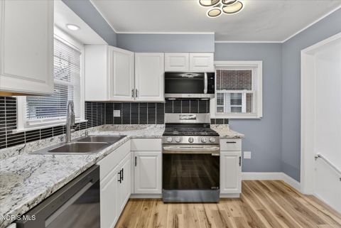 Tiny photo for 803 Mayfair Boulevard, Toledo, OH 43612 (MLS # 10007108)