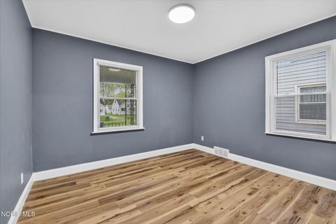 Tiny photo for 803 Mayfair Boulevard, Toledo, OH 43612 (MLS # 10007108)