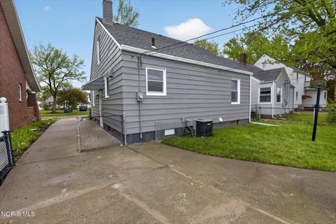 Tiny photo for 803 Mayfair Boulevard, Toledo, OH 43612 (MLS # 10007108)