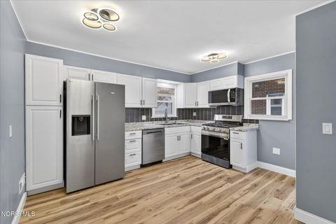 Tiny photo for 803 Mayfair Boulevard, Toledo, OH 43612 (MLS # 10007108)