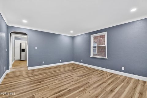 Tiny photo for 803 Mayfair Boulevard, Toledo, OH 43612 (MLS # 10007108)