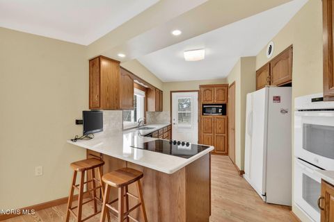 Tiny photo for 29076 Harriet Street, Millbury, OH 43447 (MLS # 10005508)