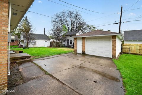 Tiny photo for 826 Ranch Drive, Toledo, OH 43607 (MLS # 10006552)