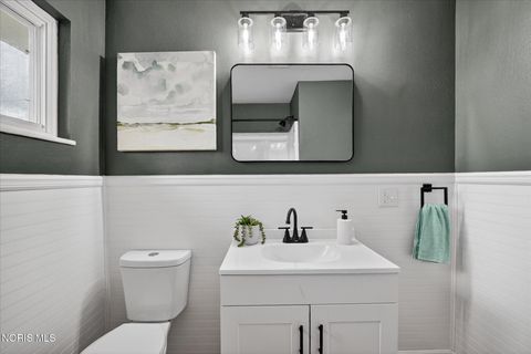 Tiny photo for 826 Ranch Drive, Toledo, OH 43607 (MLS # 10006552)