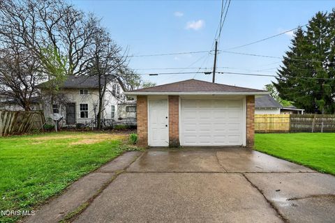 Tiny photo for 826 Ranch Drive, Toledo, OH 43607 (MLS # 10006552)