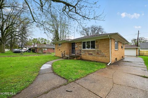 Tiny photo for 826 Ranch Drive, Toledo, OH 43607 (MLS # 10006552)