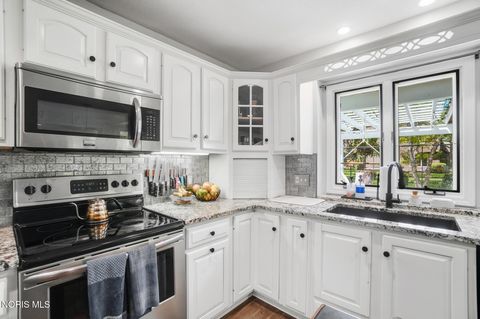 Tiny photo for 5065 Green Spruce Drive, Sylvania, OH 43560 (MLS # 10007493)