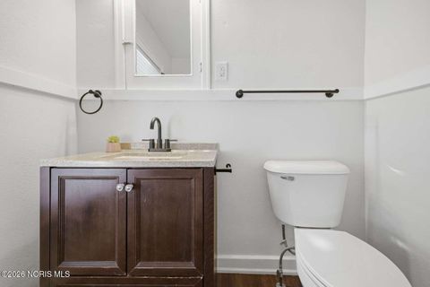 Tiny photo for 2410 Lawrence Avenue, Toledo, OH 43620 (MLS # 10003341)