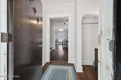 Tiny photo for 2410 Lawrence Avenue, Toledo, OH 43620 (MLS # 10003341)