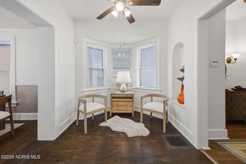 Tiny photo for 2410 Lawrence Avenue, Toledo, OH 43620 (MLS # 10003341)