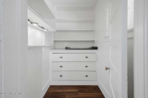 Tiny photo for 2410 Lawrence Avenue, Toledo, OH 43620 (MLS # 10003341)