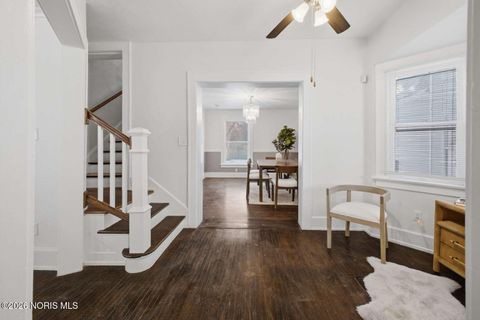 Tiny photo for 2410 Lawrence Avenue, Toledo, OH 43620 (MLS # 10003341)