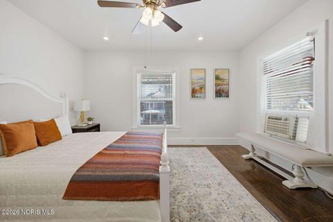 Tiny photo for 2410 Lawrence Avenue, Toledo, OH 43620 (MLS # 10003341)