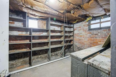 Tiny photo for 2410 Lawrence Avenue, Toledo, OH 43620 (MLS # 10003341)