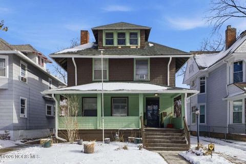 Tiny photo for 2410 Lawrence Avenue, Toledo, OH 43620 (MLS # 10003341)