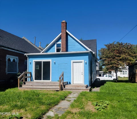 Tiny photo for 1045 Walbridge Avenue, Toledo, OH 43609 (MLS # 10014070)