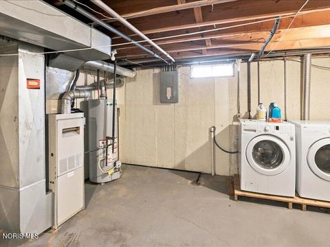 Tiny photo for 2552 Plum Leaf Lane, Toledo, OH 43614 (MLS # 10010707)