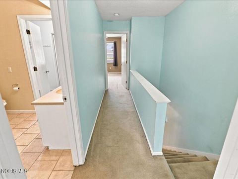 Tiny photo for 2552 Plum Leaf Lane, Toledo, OH 43614 (MLS # 10010707)