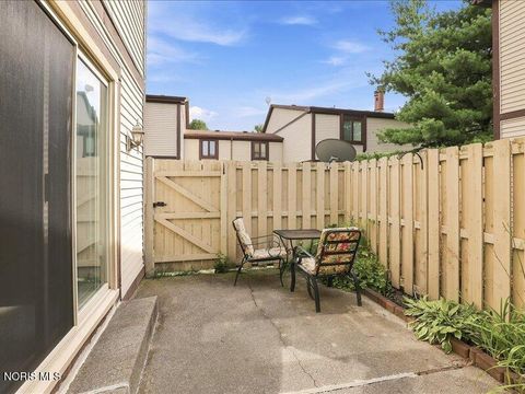 Tiny photo for 2552 Plum Leaf Lane, Toledo, OH 43614 (MLS # 10010707)