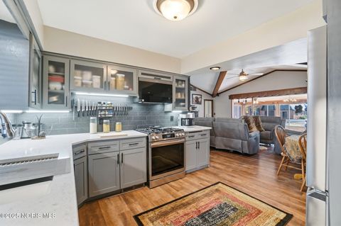 Tiny photo for 6945 Garden Road, Maumee, OH 43537 (MLS # 10001498)