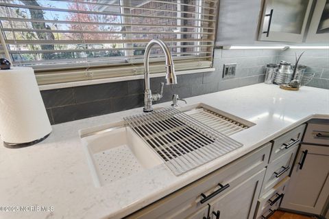 Tiny photo for 6945 Garden Road, Maumee, OH 43537 (MLS # 10001498)