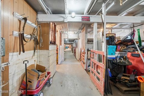 Tiny photo for 6945 Garden Road, Maumee, OH 43537 (MLS # 10001498)