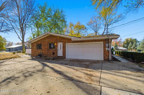 Tiny photo for 6945 Garden Road, Maumee, OH 43537 (MLS # 10001498)