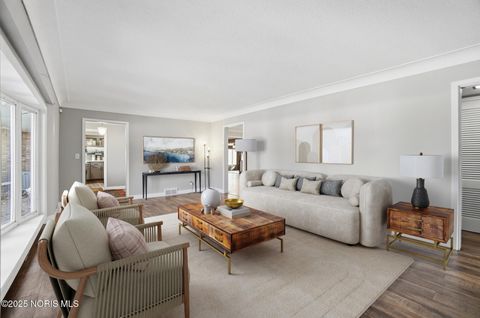 Tiny photo for 6945 Garden Road, Maumee, OH 43537 (MLS # 10001498)