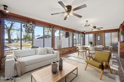 Tiny photo for 6945 Garden Road, Maumee, OH 43537 (MLS # 10001498)