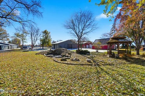 Tiny photo for 6945 Garden Road, Maumee, OH 43537 (MLS # 10001498)