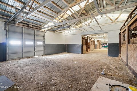 Tiny photo for 6945 Garden Road, Maumee, OH 43537 (MLS # 10001498)