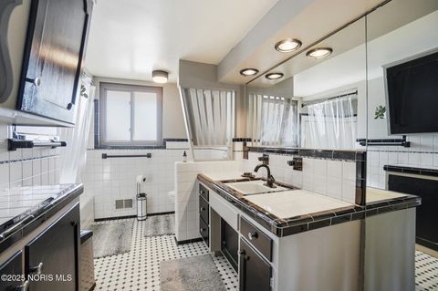 Tiny photo for 6945 Garden Road, Maumee, OH 43537 (MLS # 10001498)