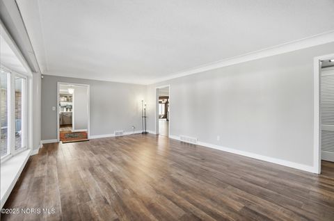 Tiny photo for 6945 Garden Road, Maumee, OH 43537 (MLS # 10001498)